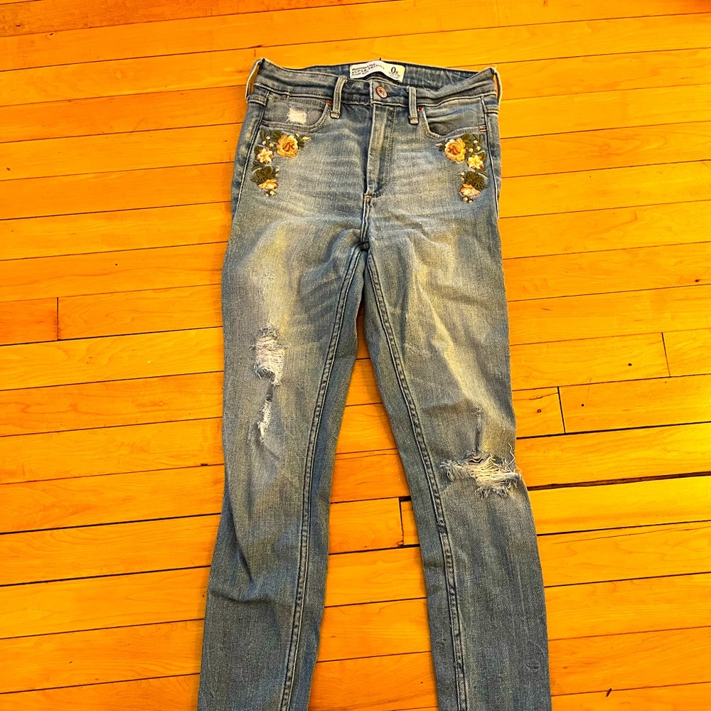 Abercrombie and fitch high rise jeans. Like new